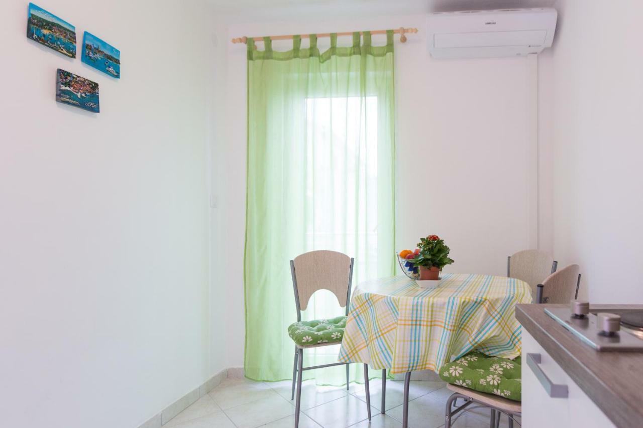 Apartments Karen คิร์ก ภายนอก รูปภาพ
